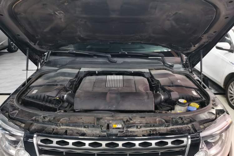 Used Land Rover Discovery 2016 3.0 SC Obsidian Black Heritage Edition SE
