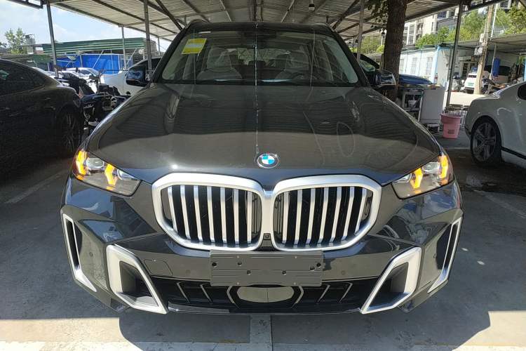 Used BMW X5 2023 xDrive 30Li Luxury M Sport Package
