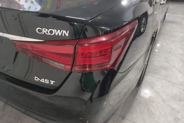 Used Toyota Crown 2015 2.0T Fashion Edition
