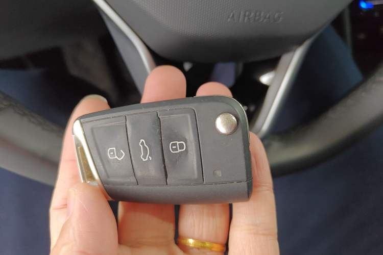 Used Volkswagen Tiguan L 2024 Outstanding Model 330TSI Automatic Two-Wheel Drive R-Line Dragon Glory Edition
