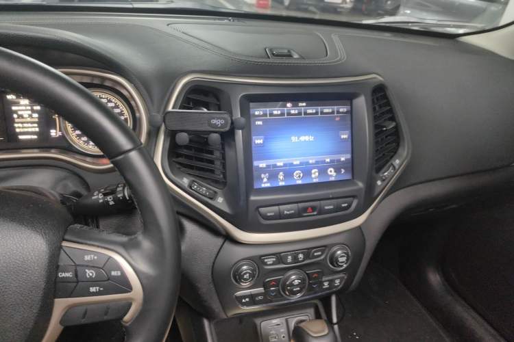 Used  Cherokee 2016 2.4L Leading Edition
