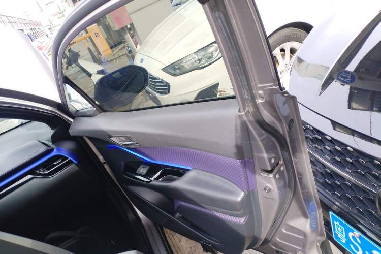 Used Toyota IZOA 2018 2.0L Yichi Version China VI Standard