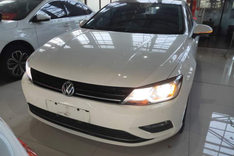 Used Volkswagen Lamando 2015 230TSI DSG Fashion Edition