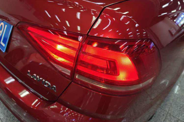 Used Volkswagen Lavida 2015 1.6L Automatic Comfort Edition