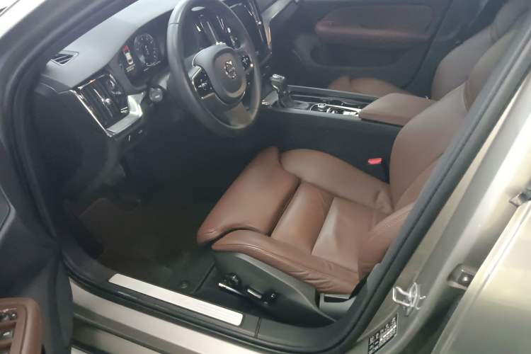 Used Volvo S60 2020 T4 Zhiyuan Luxury Edition
