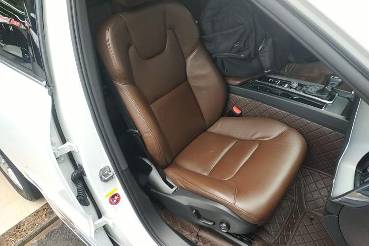 Used Volvo XC60 2021 T5 4x4 Smart Luxury Edition
