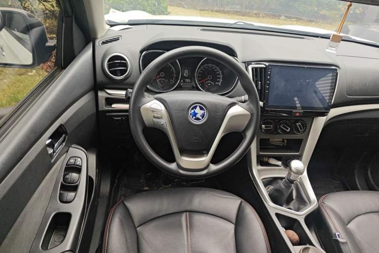 Used Venucia T70 2015 2.0L Manual RuiQu Version