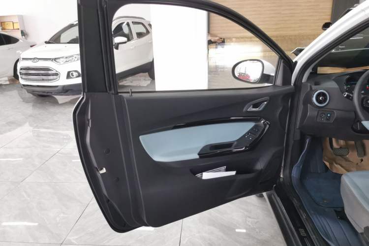 Used Chery Little Ant 2022 Revised Version Sweet Pink Edition Half-Sugar Version Lithium Iron Phosphate 30.7 kWh 30 kW 301 km
