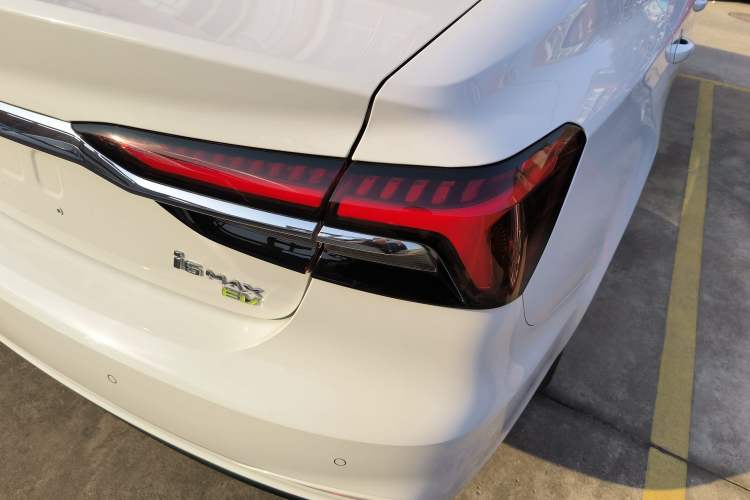 Used Roewe i6 MAX New Energy 2023 EV 420 Skyroof Special Edition