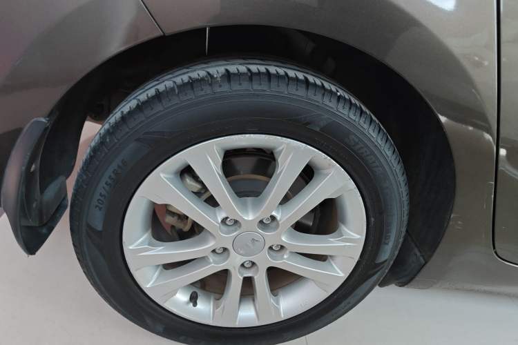 Used Kia Carens 2013 2.0L 7-Seater Automatic Luxury Version China IV Standard
