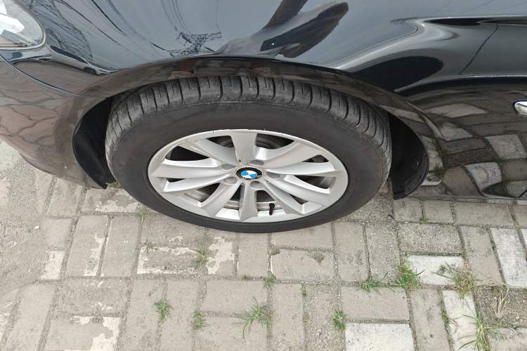 Used BMW 5 Series 2014 520Li Elegant Model
