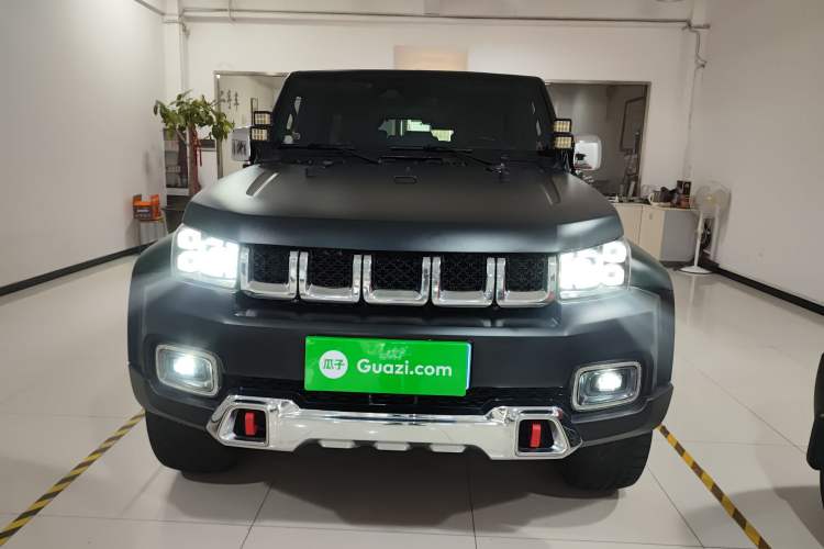 Used  BJ40 2023 2.0T Automatic Four-Wheel Drive Urban Hunter Edition Chivalrous Type
