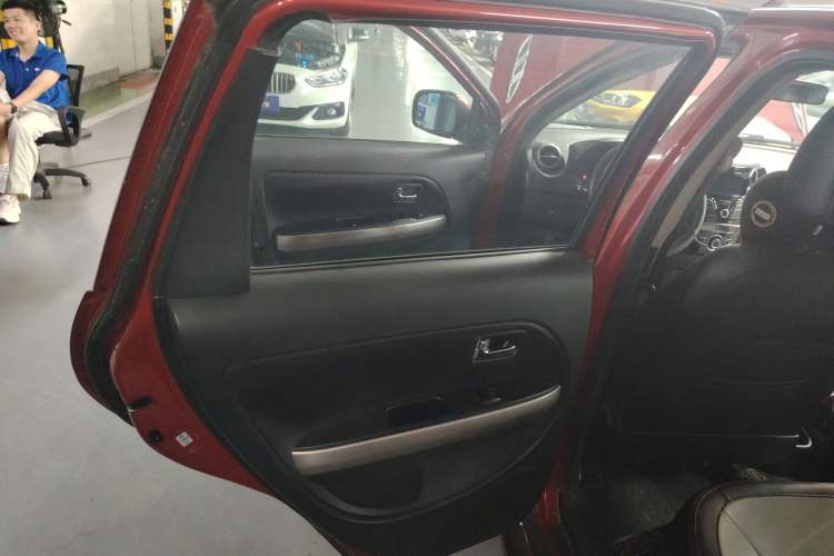 Used Great Wall M4 2014 1.5L manual Comfort trim level
