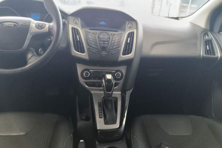 Used Ford Focus 2012 Hatchback 1.6L Automatic Fashion Edition
