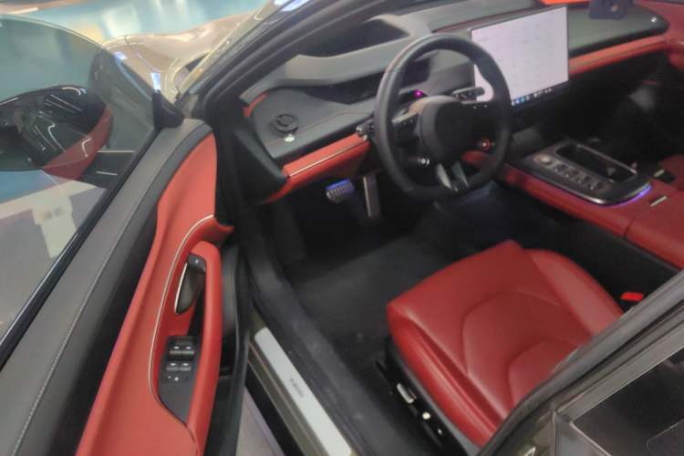 Used  SU7 2024 Four-Wheel Drive Ultra-Long Range Advanced Intelligent Driving Max Edition
