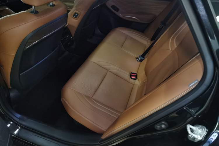 Used Toyota Avalon 2024 Dual-Motor 2.0L Luxury Edition