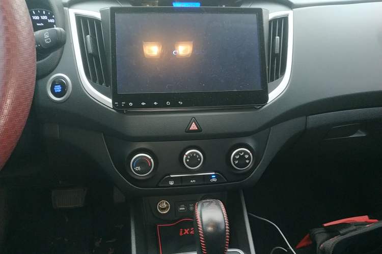 Used Hyundai ix25 2015 1.6L Automatic Two-Wheel Drive Smart GLS Trim
