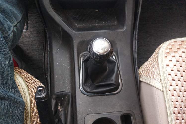 Used FORTHING Lingzhi 2023 M5L 1.6L Base Model 5 Seats
