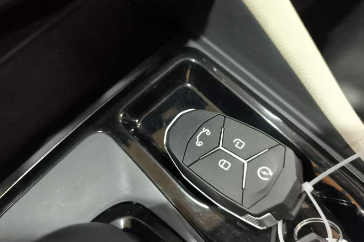 Used Lynk & Co 02 2019 1.5T DCT Two-Wheel Drive Zhaoban Version China VI Standard
