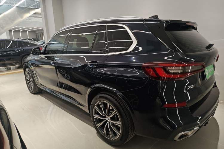 Used BMW X5 2022 Restyled xDrive 30Li Luxury Version M Sport Package
