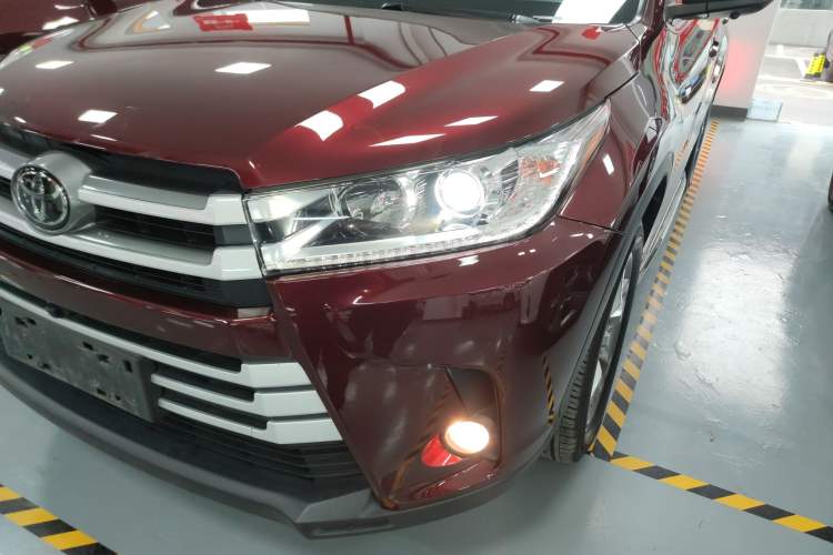 Used Toyota Highlander 2018 2.0T Four-Wheel Drive Luxury Version 7 Seats China VI Standard
