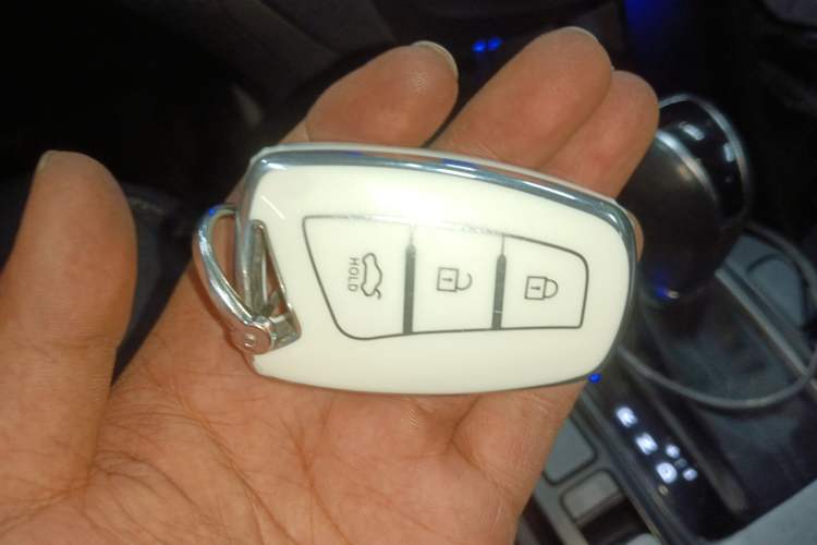 Used Hyundai Santa Fe 2013 2.4L Automatic Two-Wheel Drive Smart Version
