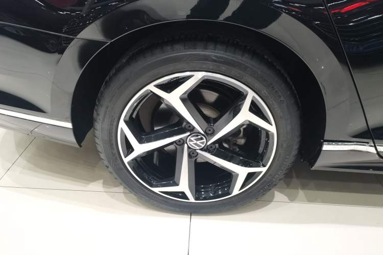 Used Volkswagen Magotan 2023 2 Million Units Limited Edition 330TSI DSG Leading Version