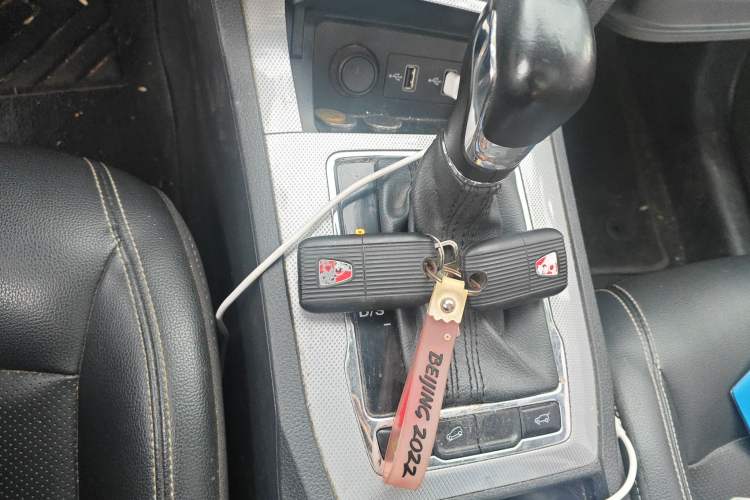 Used Roewe RX5 2016 30T Two-Wheel Drive Automatic Internet Smart Edition
