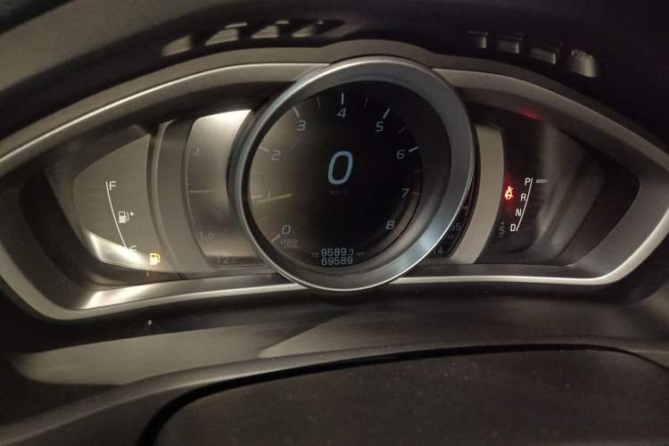 Used Volvo V40 2016 T3 Zhiyi Edition