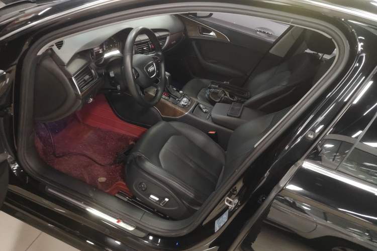 Used Audi A6L 2018 30th Anniversary Edition 45 TFSI quattro Luxury Model
