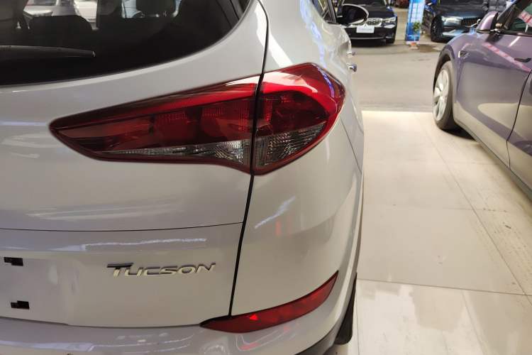 Used Hyundai Tucson 2018 1.6T Dual-Clutch Two-Wheel Drive 15th Anniversary Special Edition