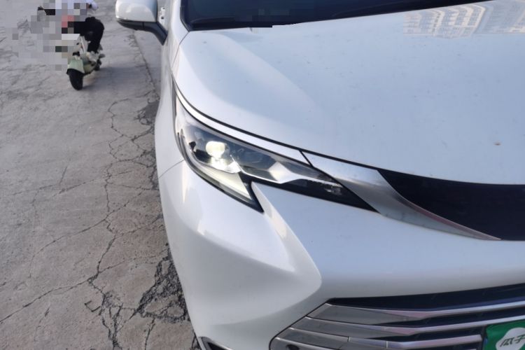 Used Toyota Sienna 2021 2.5L Hybrid Platinum Edition
