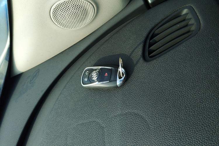 Used Buick Encore 2017 18T Automatic Two-Wheel Drive Urban Elite Model
