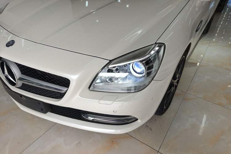 Used Mercedes-Benz SLK-Class 2011 SLK 200 Fashion Model
