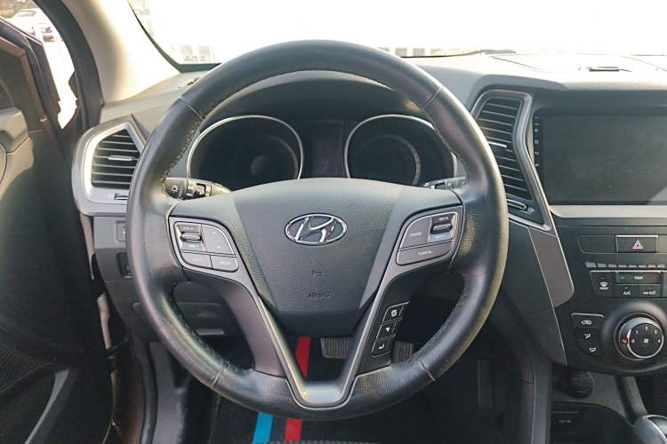 Used Hyundai Santa Fe 2013 2.4L Automatic 2WD Comfort Edition
