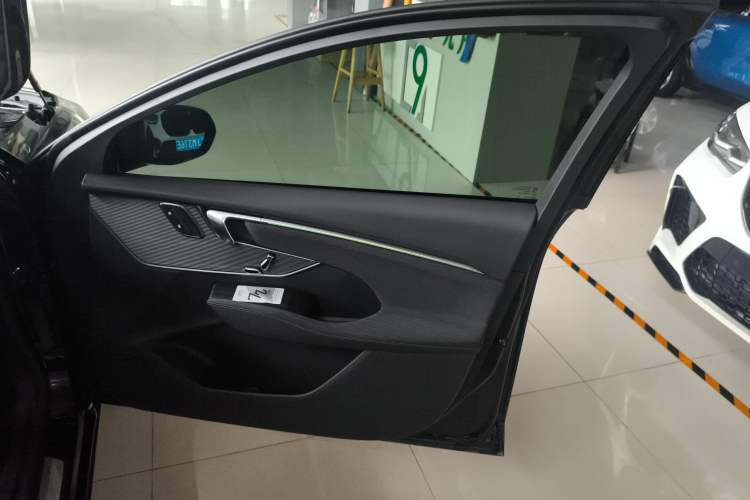 Used Buick LaCrosse 2025 28T Platinum Edition
