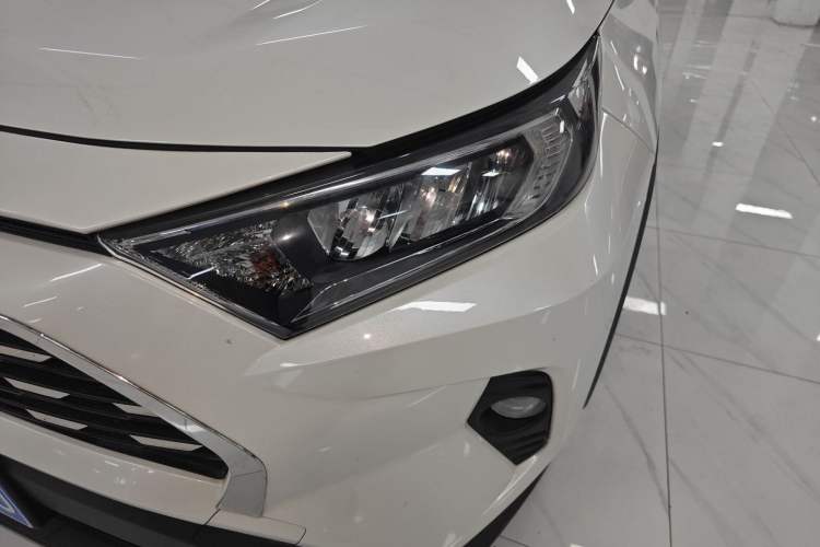 Used Toyota RAV4 2020 2.0L CVT Two-Wheel Drive Fashion PLUS Edition
