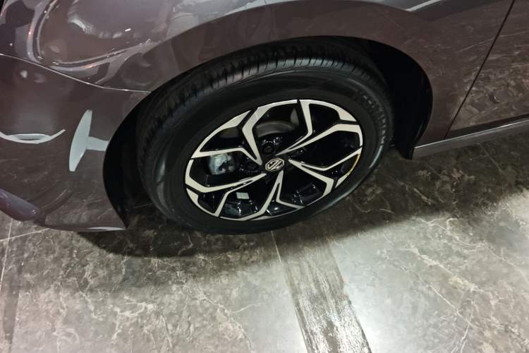 Used MG 5 2023 180 DVVT CVT Luxury Edition
