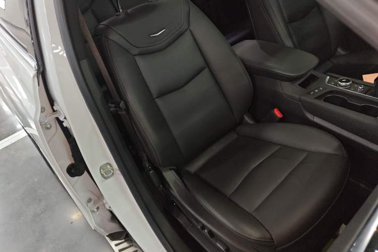 Used Cadillac XT5 2022 2.0T Two-Wheel Drive Luxury Version