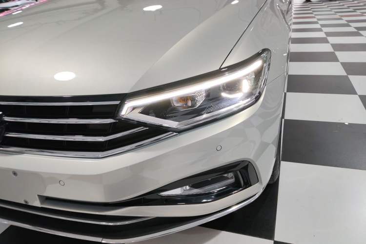 Used Volkswagen Magotan 2020 330TSI DSG Leading Model
