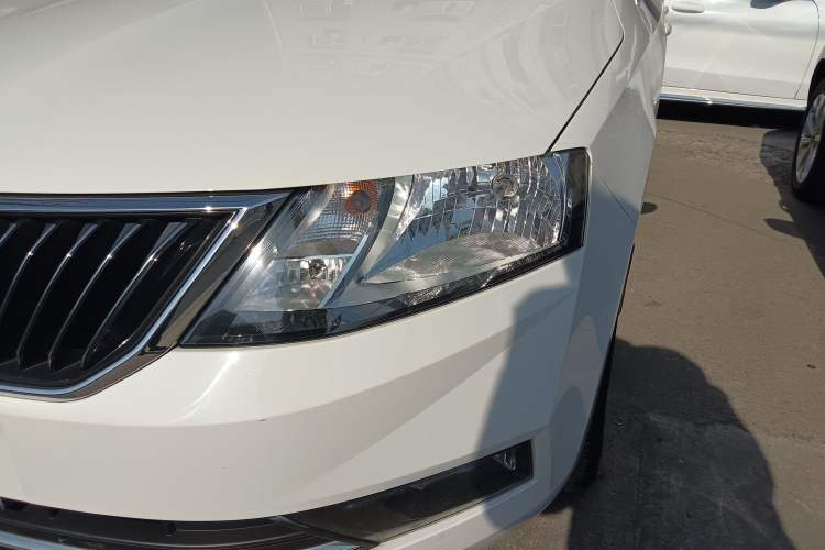 Used Skoda Rapid 2019 1.5L Automatic Comfort Edition China VI Standard