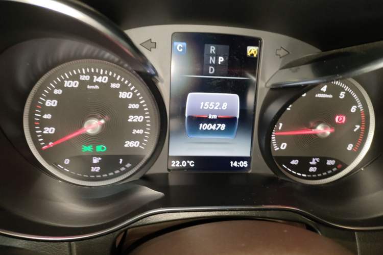 Used Mercedes-Benz GLC 2018 Facelift GLC 260 4MATIC Luxury Edition
