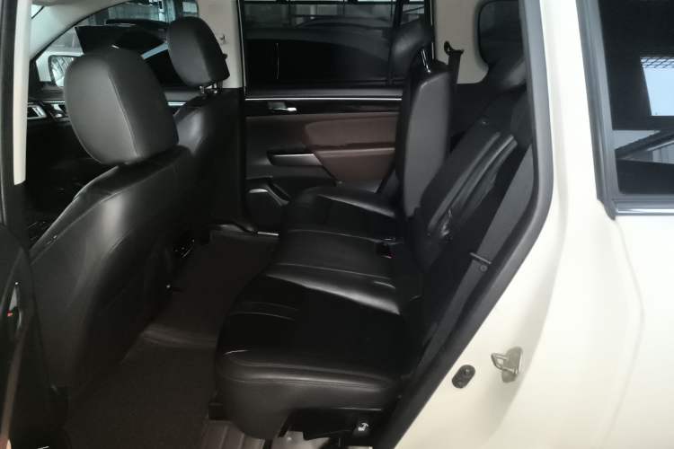 Used GAC Trumpchi GS8 2017 320T Two-Wheel Drive Luxury Smart Connectivity Version (7 Seats)
