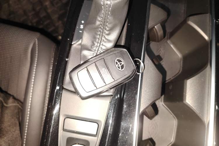 Used Toyota Camry 2024 Dual-Motor 2.0 HG Premium Edition