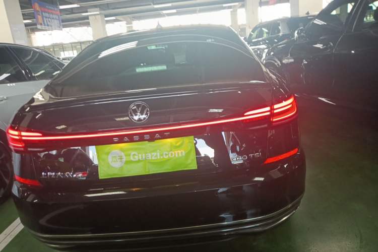 Used Volkswagen Passat 2023 380TSI Flagship Edition
