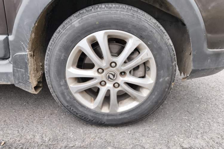 Used Dongfeng Fengon 370 2016 1.5L Manual Standard Edition SFG15-05 7 Seats