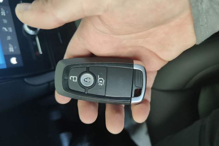 Used Ford Edge 2020 EcoBoost 245 Two-Wheel-Drive Platinum Edition 5 Seats
