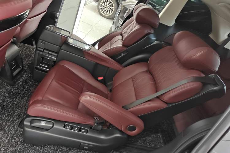 Used Honda Elysion 2022 2.0L eHEV Prestige Edition
