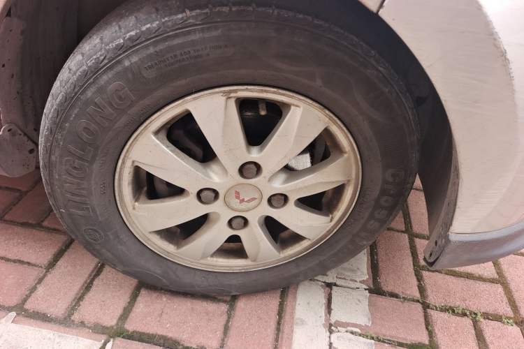 Used Wuling Hongguang 2013 1.5L Luxury Model
