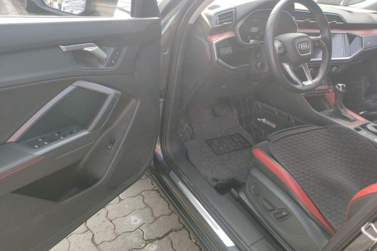 Used Audi Q3 2019 35 TFSI Advanced Dynamic Edition
